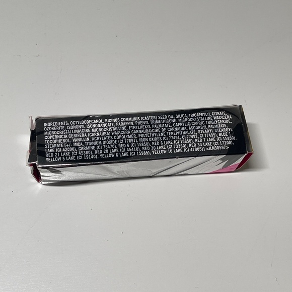 NEW in box MAC STRAIGHT FIRE 0.1oz 3g Matte Holiday Make-Up Lipstick FULL SIZE - Picture 7 of 8